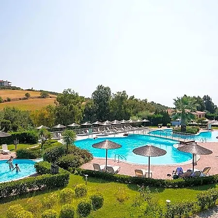 Alexandros Palace فندق أمولياني