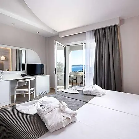 Alexandros Palace 5* أمولياني