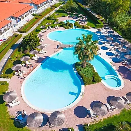 Alexandros Palace فندق أمولياني