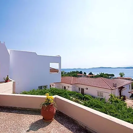 Alexandros Palace فندق أمولياني