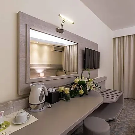 Alexandros Palace فندق 5*